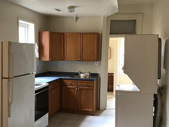 4th image of 1112 Guilford Ave Fl 2