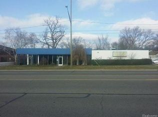 25200 W 6 Mile Rd, Redford, MI 48240