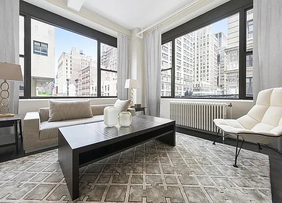 Sold by Warburg | media 12