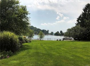 7 Tamarack Rd, Mahopac, NY 10541