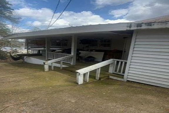 2nd image of 1015 Primrose Ln