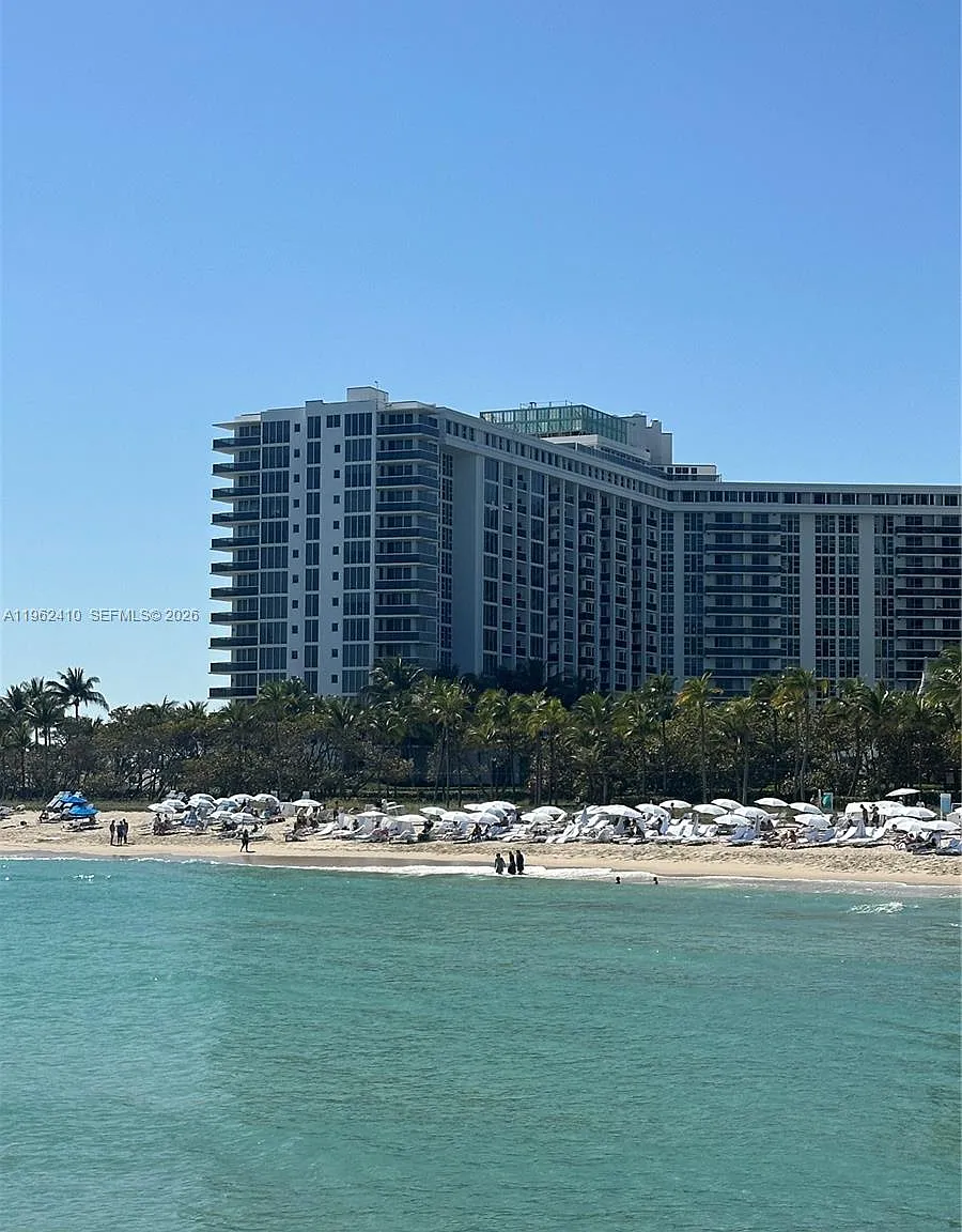 Harbour House — Photo 2