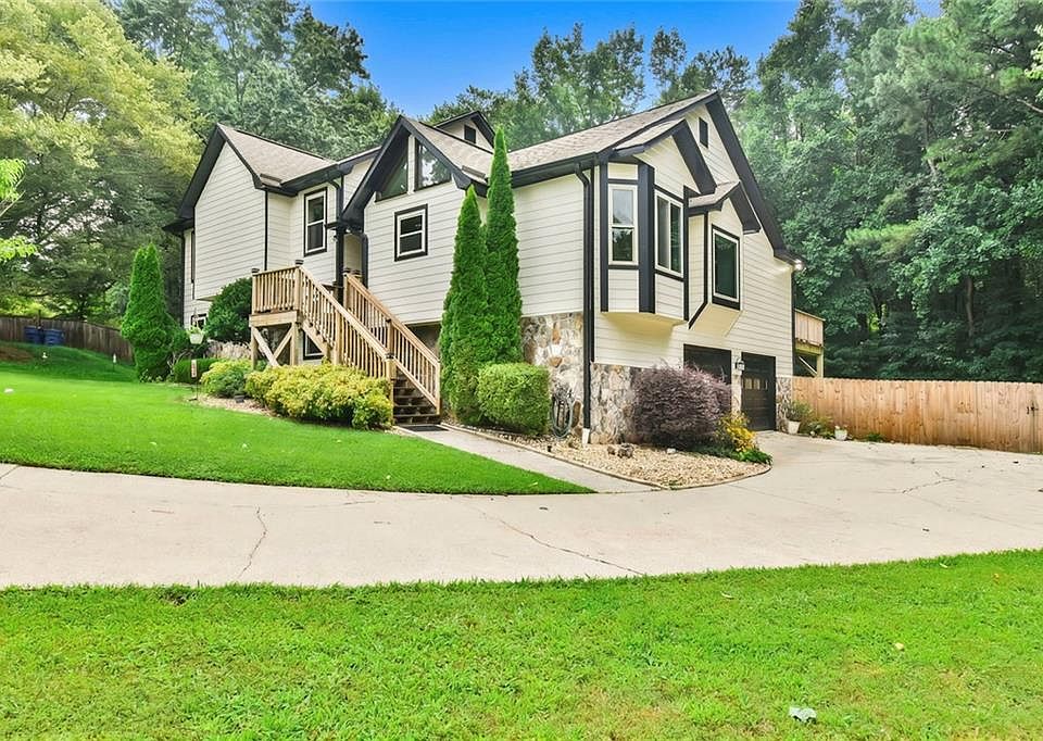 1st image of 3829 Lamplighter Cir