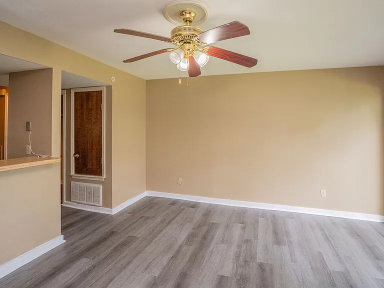 1018 Cumberland St — Photo 4