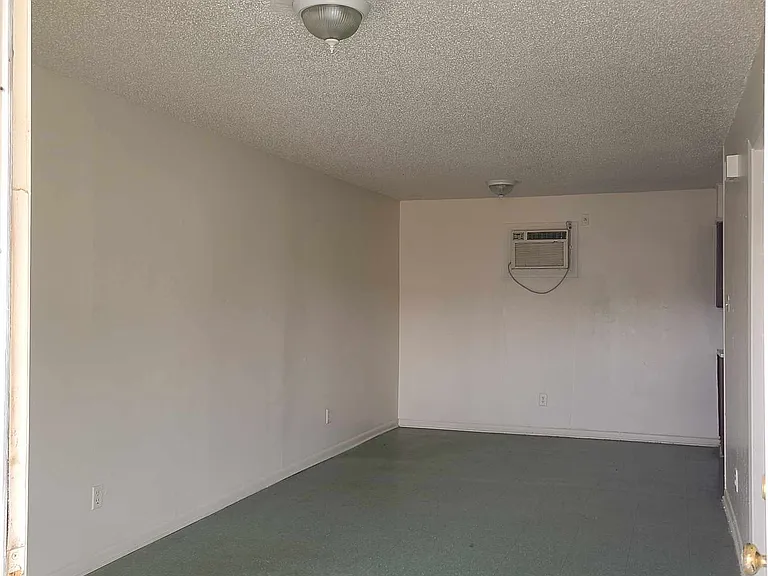 1203 Urbantke Ct #5 — Photo 10