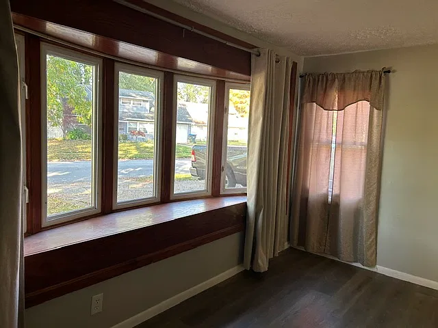 4 bed, 1530 sqft, $1,900 — Photo 3