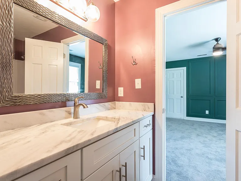 Upstair Jack & Jill bathroom