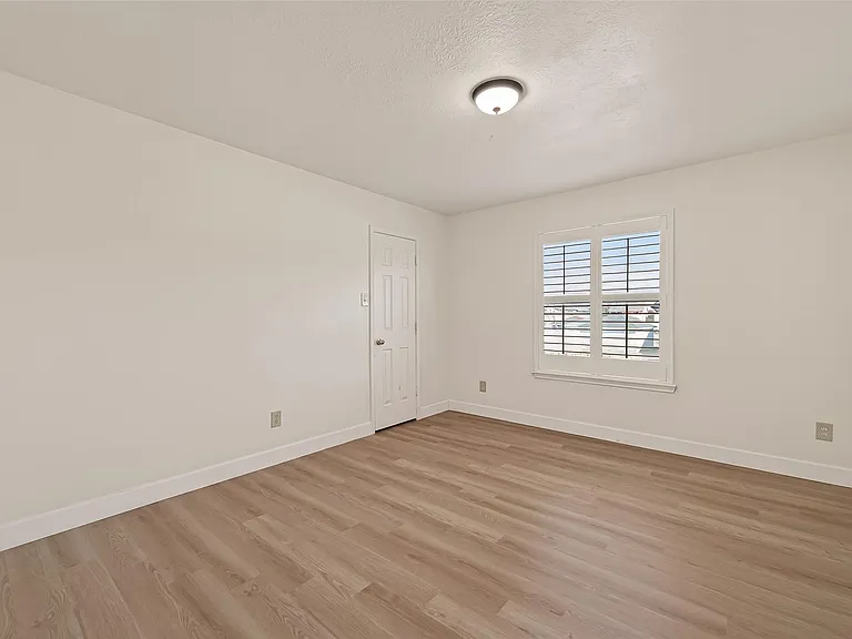 15910 Clayton Bend Dr — Photo 33