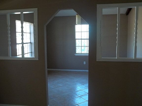 4th image of 203 W San Diego St