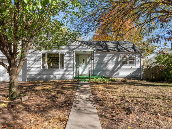 1404 Golf St, Augusta, KS 67010