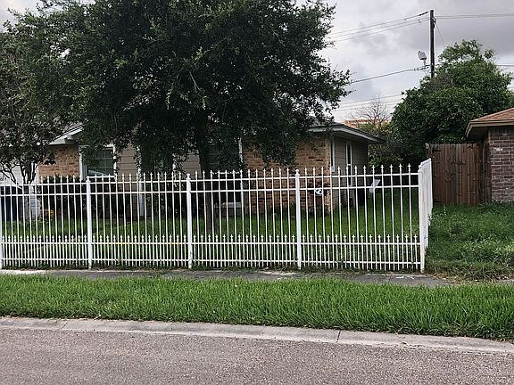 5th image of 1613 Triple Crown Dr