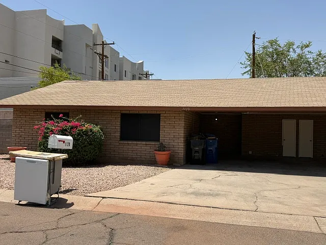 1120 S Hazelton Ln — Photo 25