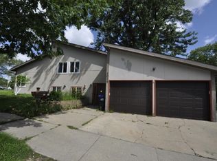 1015 12th St NW, Rochester, MN 55901