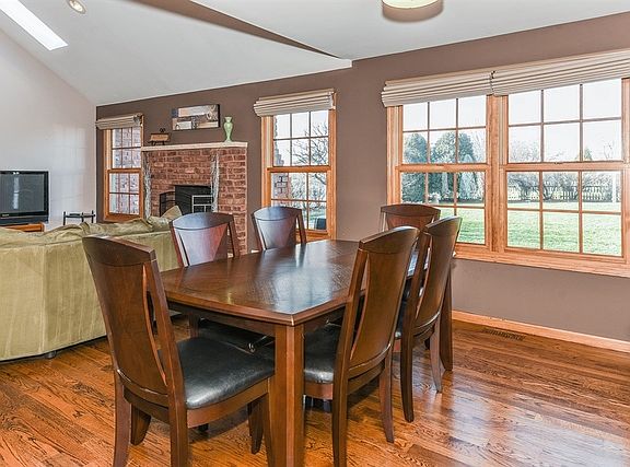 5th image of 19508 Gray Ln