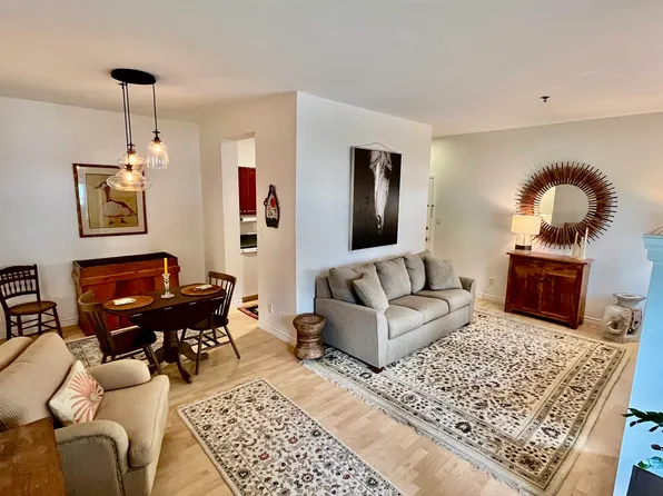 44 Park Place #103, Stowe, VT 05672