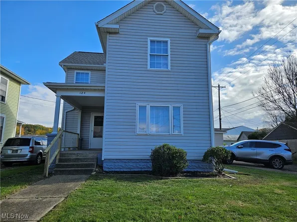 124 N 12th St, Coshocton, OH 43812