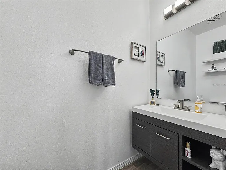 4842 Chatterton Way — Photo 5