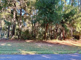 24 Little Creek Rd, Beaufort, SC 29907