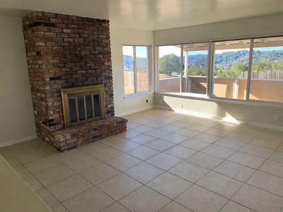 605 Tabor Dr #2