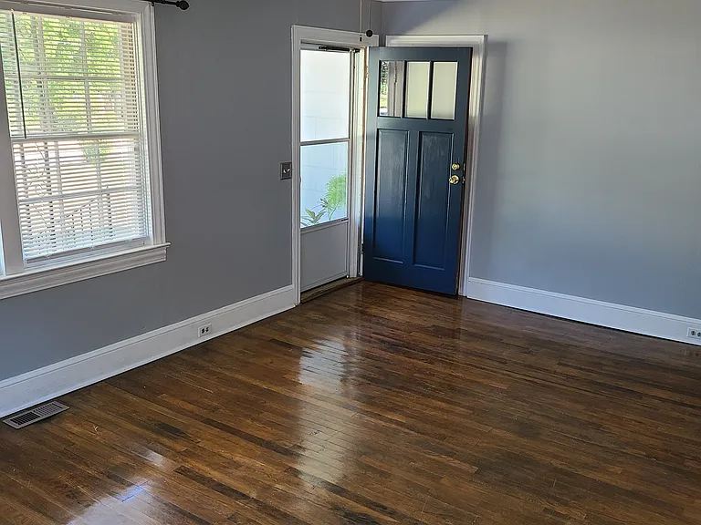 104 Liberty St — Photo 2