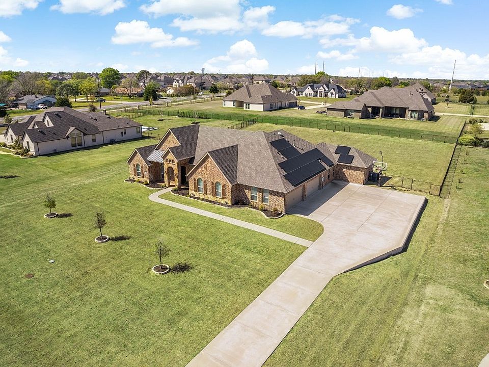 1st image of 303 Virgil Dr