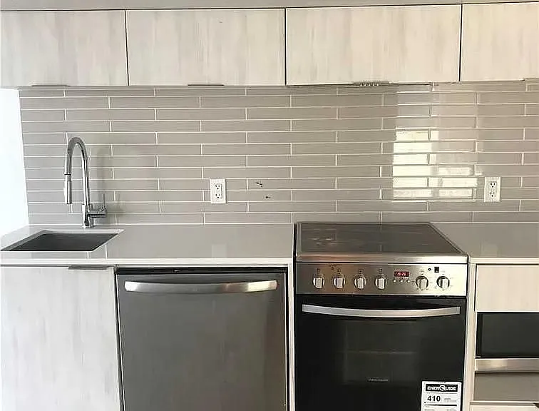 181 Dundas St E #3011 — Photo 16