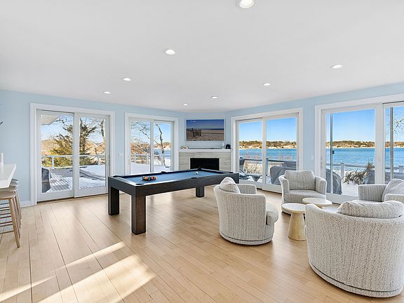 2nd image of 11 Bay View Dr E