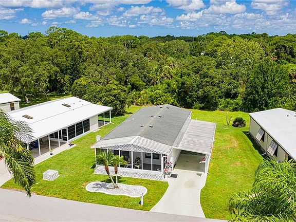 3rd image of 597 Portside Dr