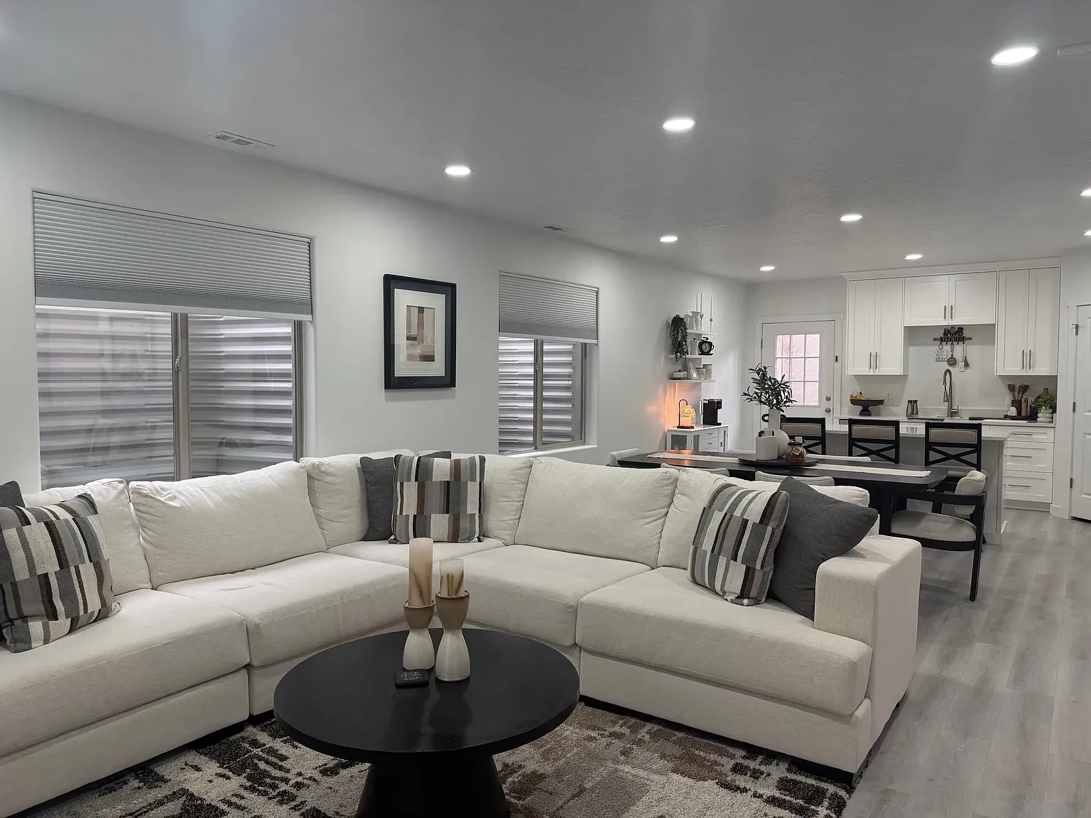 4 bed, 1700 sqft, $2,300 — Photo 2