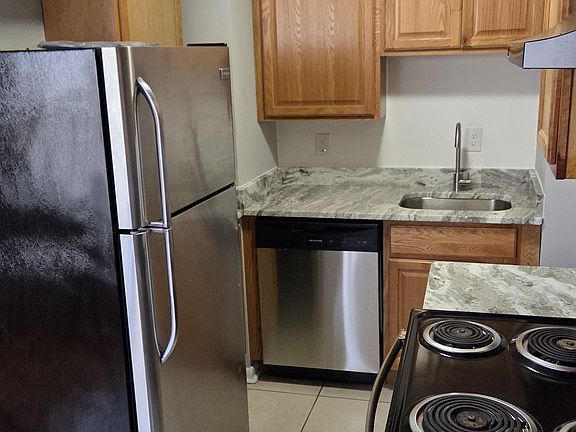 4th image of 804 E 28th St