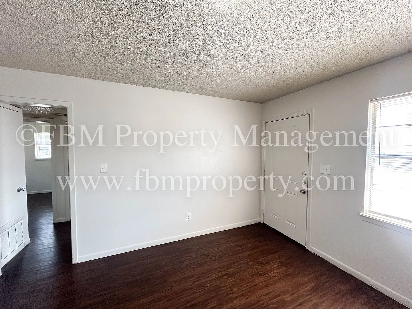 Willow Court Apartments, Unit 101 - Cozy 2 Bedroom, 1 Bathroom Downstairs Home in Mexia, TX! — Photo 3
