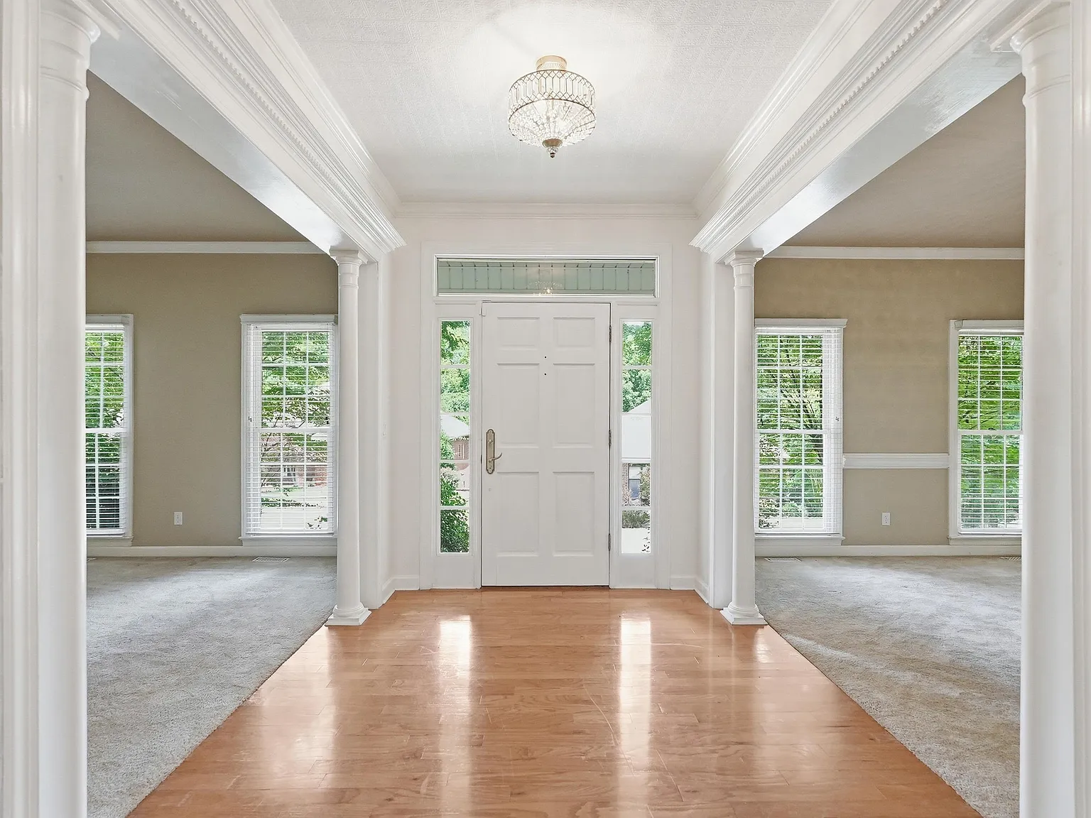 4 bed, 3.5 bath, 2836 sqft, $3,500 — Photo 2