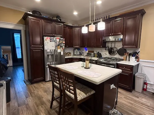 211 9th Street image 1 of 10