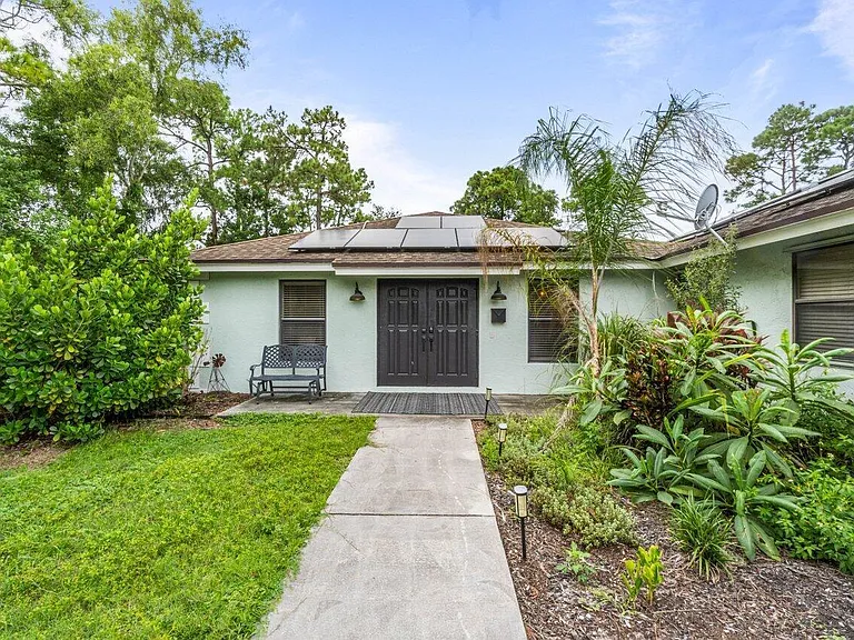 3303 Custer Ave — Photo 2