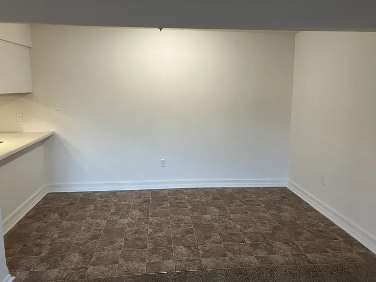 Charter Oaks Apartments — Photo 201