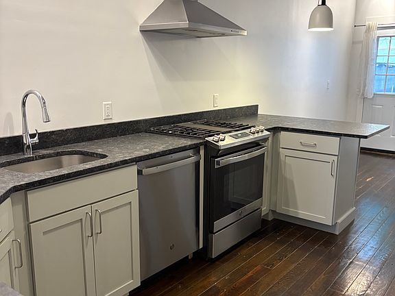 3rd image of 65 Thorne St