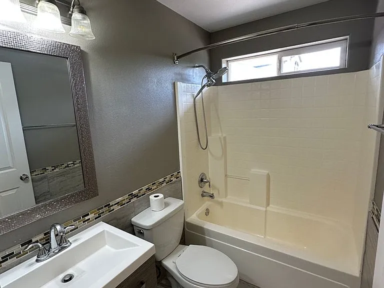162 N 2475 W — Photo 14