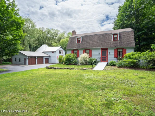 221 Fordham Road, Kinderhook, NY 12184