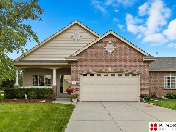 19332 Franklin Cir, Elkhorn, NE 68022