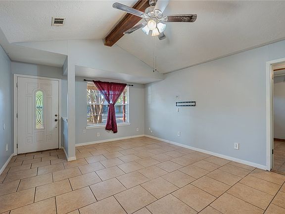 3rd image of 2412 Driftwood Dr