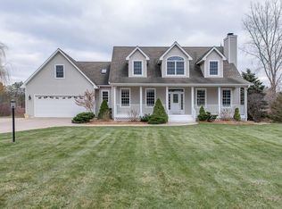 3066 N Sturgeon Rd, Midland, MI 48642