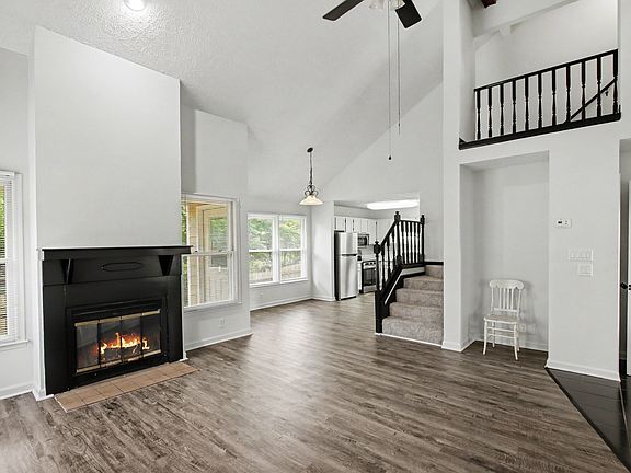 4th image of 139 Agee Cir E