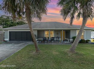672 Sandpiper Cir, Melbourne, FL 32901