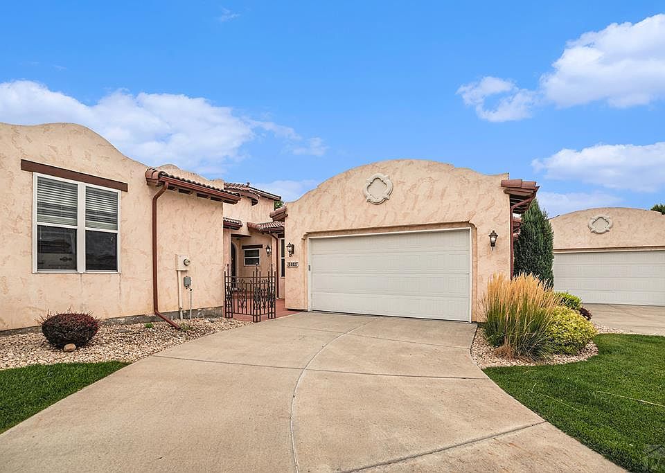 1st image of 4427 Turnberry Cres