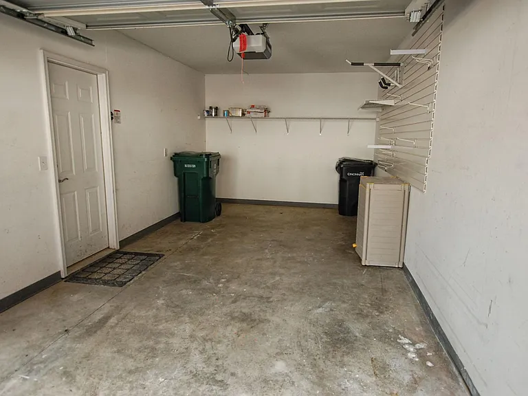 921 Sharkey Ln — Photo 27