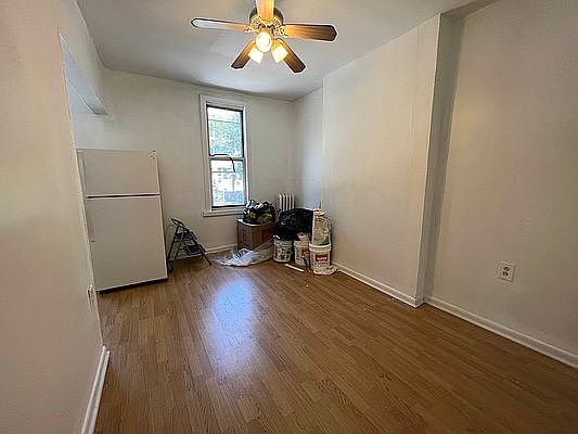 2nd image of 321 21st St #2