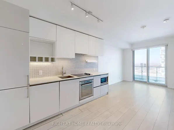 950 Portage Pkwy, Vaughan, ON