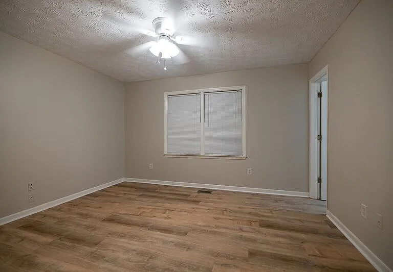 1151 Brookwood Dr — Photo 13