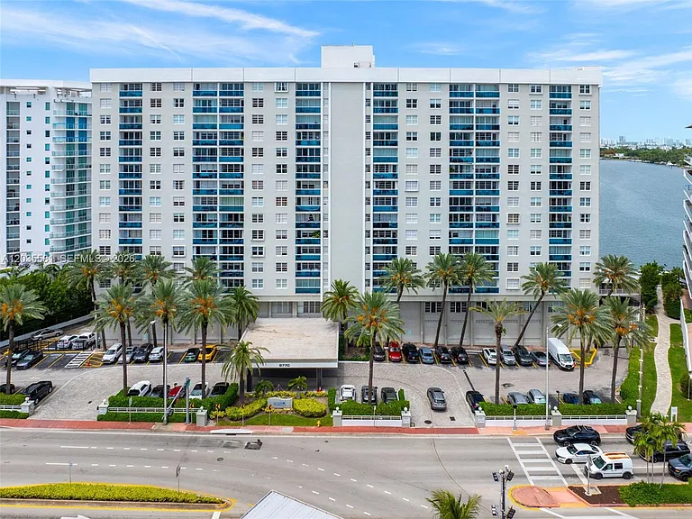 6770 Indian Creek Dr #Penthouse B — Photo 43