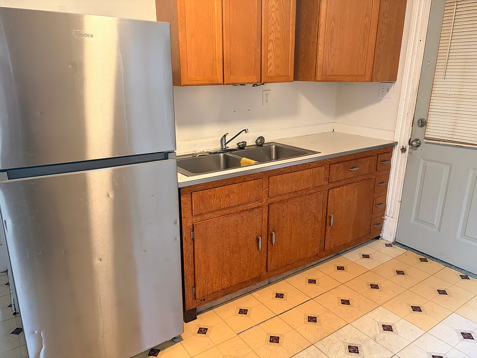 70 Southview St #2